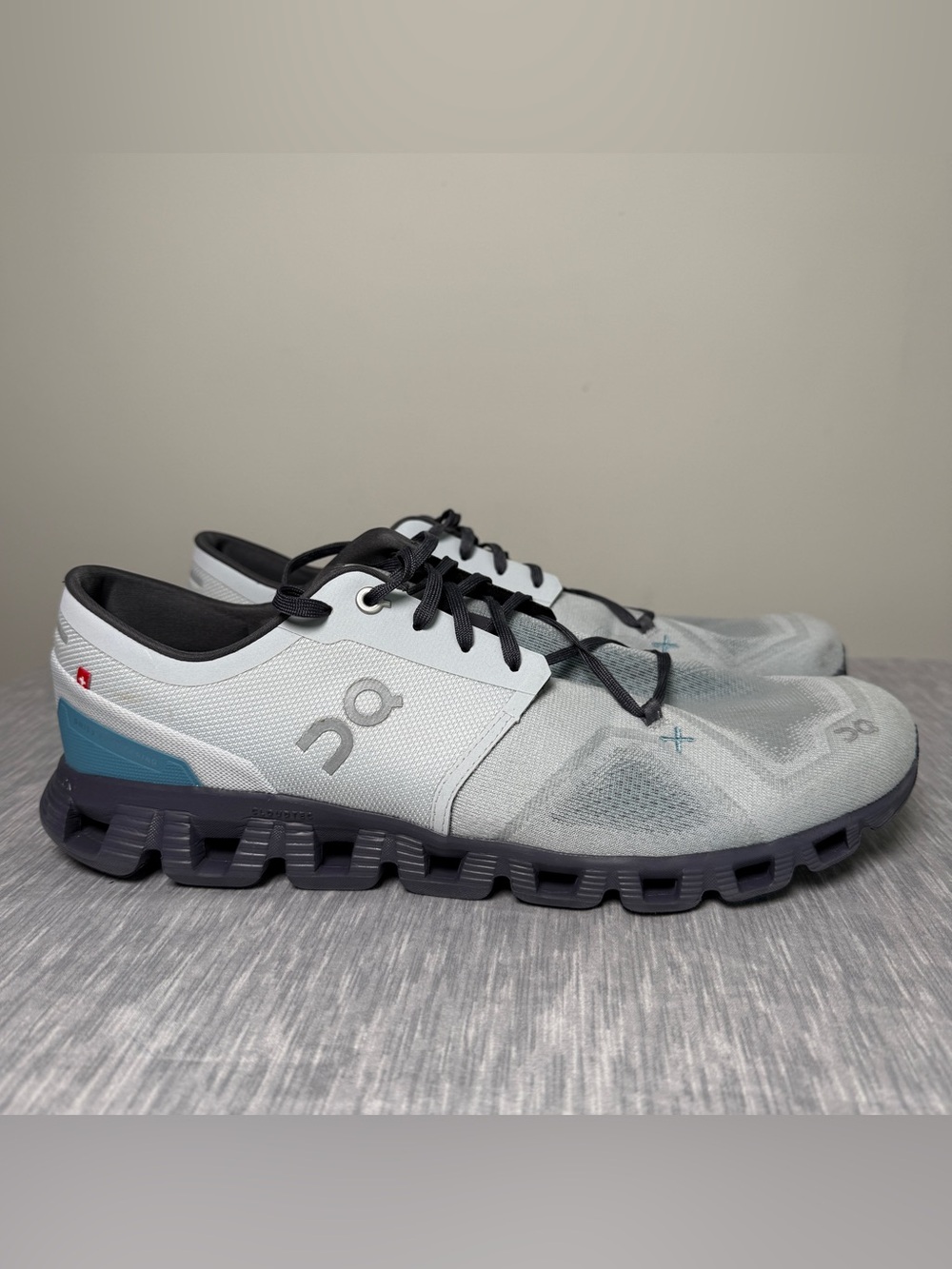 On Cloud X 3 Glacier Iron Men’s 12.5 EU 47.5 CloudTec Speedboard Running Shoes